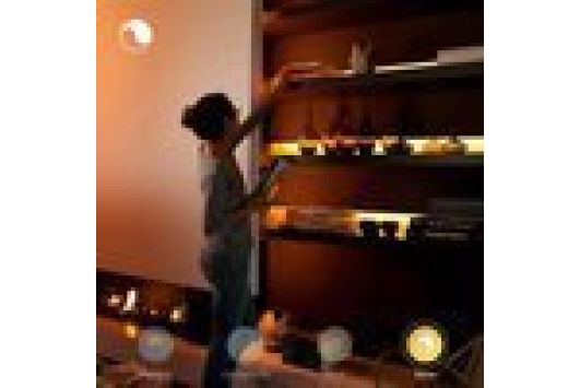 Pachet Philips Hue: LightStrip RGB Kit de baza + Extensie luminoasa 1M+ Bridge Hue