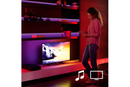 Pachet Philips Hue: LightStrip RGB Kit de baza + Extensie luminoasa 1M+ Bridge Hue